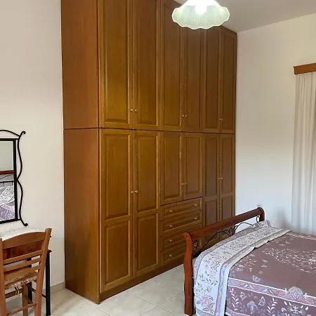 Traditional House Livanios Apartment Chalki Town